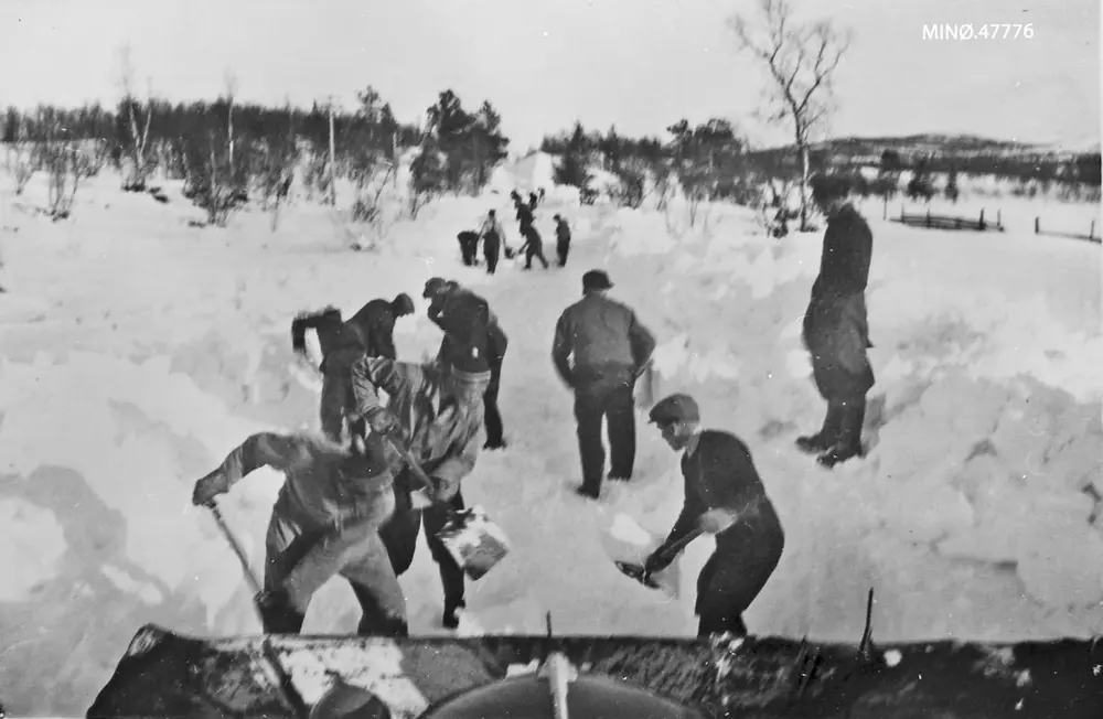 snørydding for hånd med spader