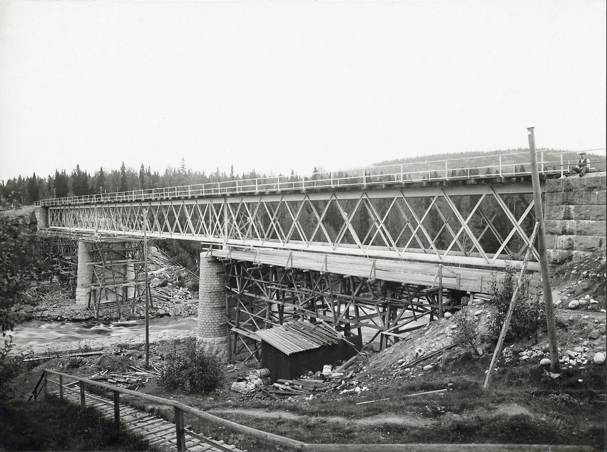Järnvägsbro över Gideälven vid Björna på linjen mellan Mellansel och Vännäs.