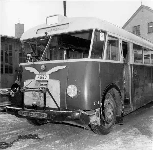 Statens Järnvägar, SJ Buss 2213. Krockad Buss SCANIA-VABIS B16 ...