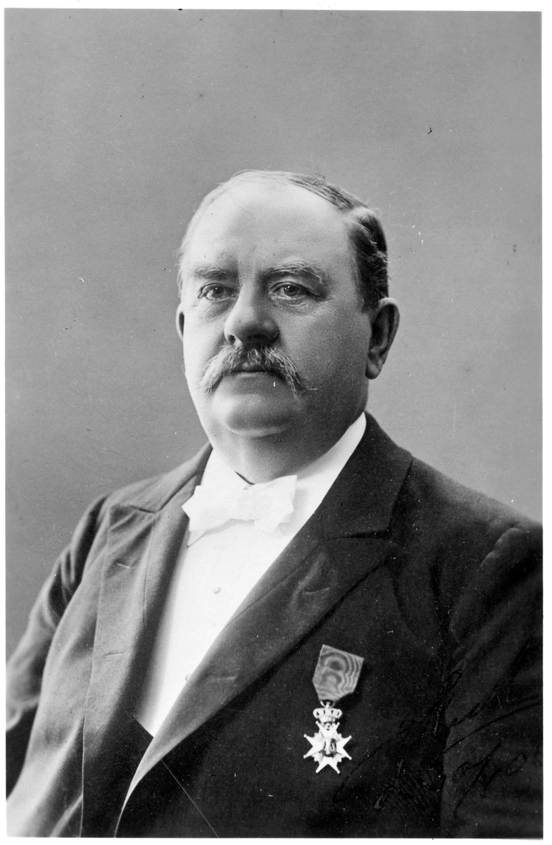 Johan Jakob Josef Kull, stins i Mjölby 1889-1906.