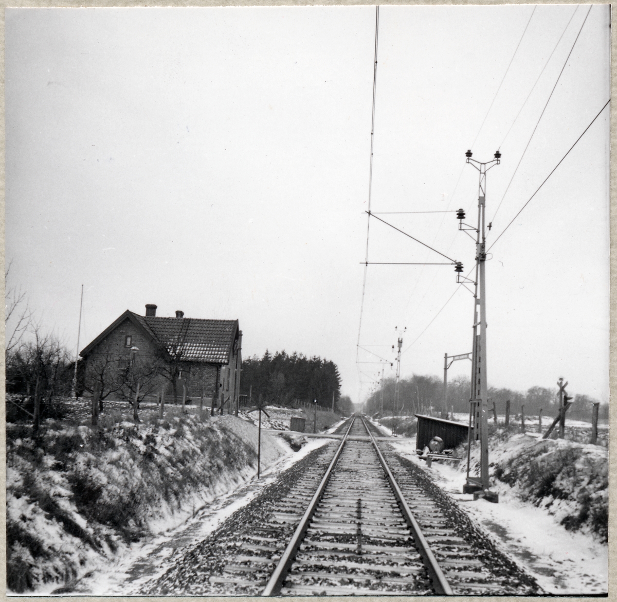 Järnvägsövergång vid Välluv, på sträckan mellan Ramlösabrunn och Påarp.