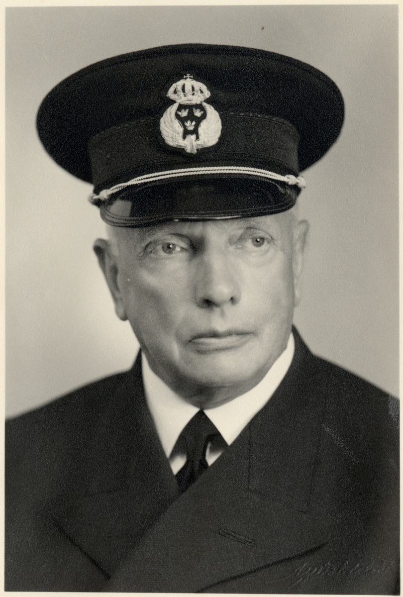 Johan Edvin Ahlgren Stins i Ljusdal 1948-1949. Död 1958 i Bollnäs där han bodde som pensionär.