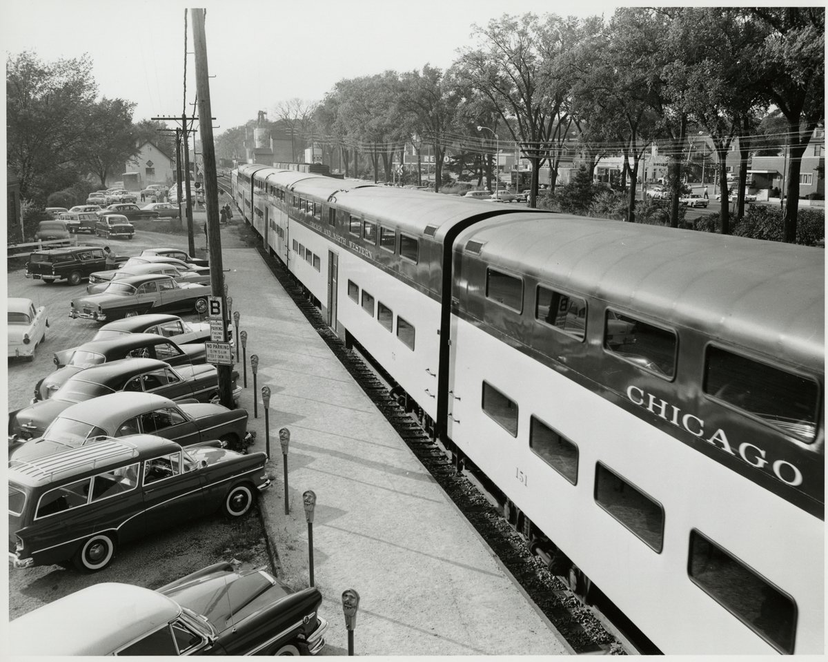 Ett Chicago and North Western Railway, CNW persontåg vid okänd station.