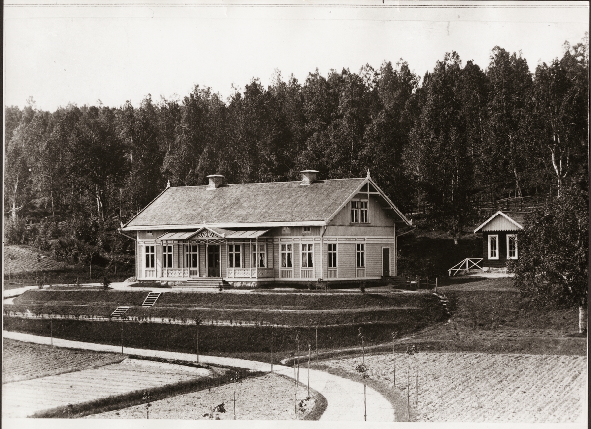Chefsbostad för Frövi - Ludvika Järnväg, FLJ anställd i Järnvägsparken, Kopparberg.