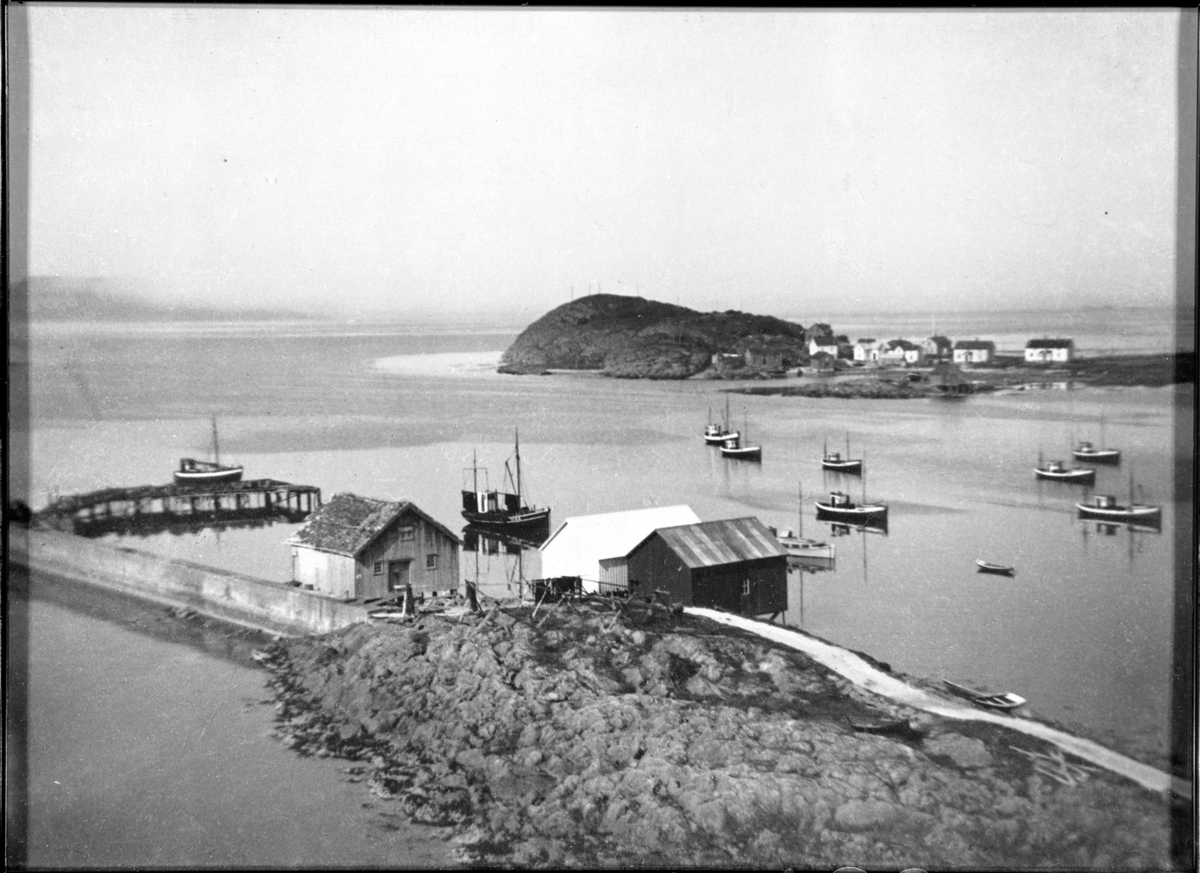 Kai, brygger og båter på Beian, Ørlandet.