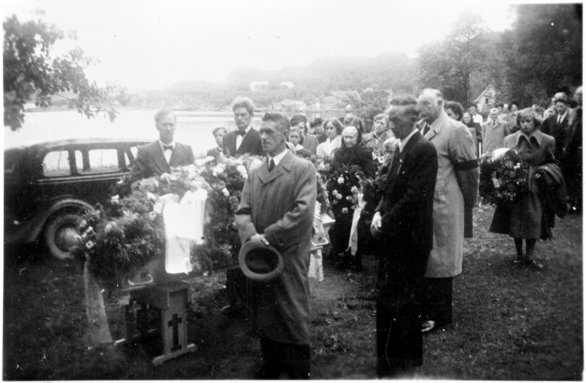 Begravelse etter Albert Jensen, Høybakken, Bjugn.