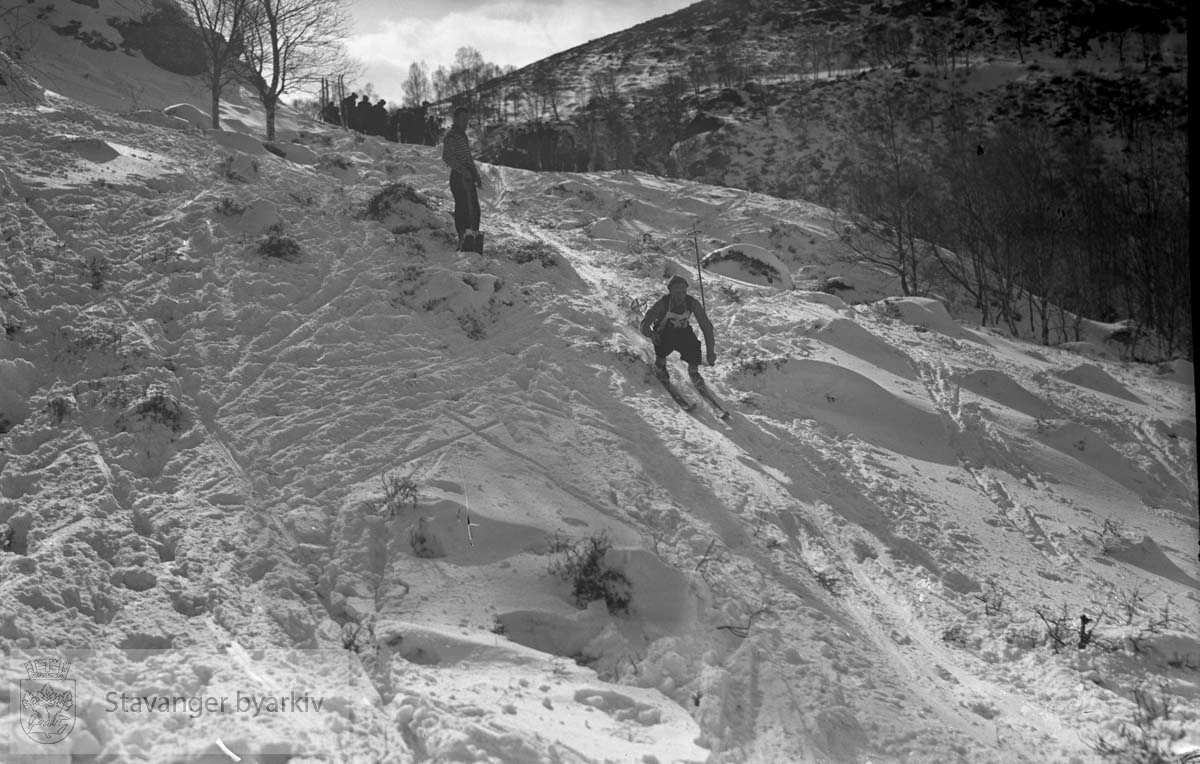 Turistforeningens og skiforeningens langrenn i Brekken, 14. mar 1937.