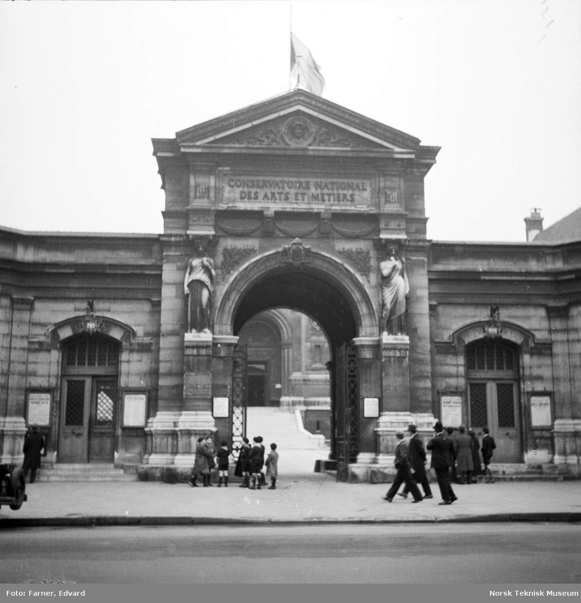 Inngangen til Conservatoire Mational des Arts et Metiers, det tekniske museet i Paris, 1935