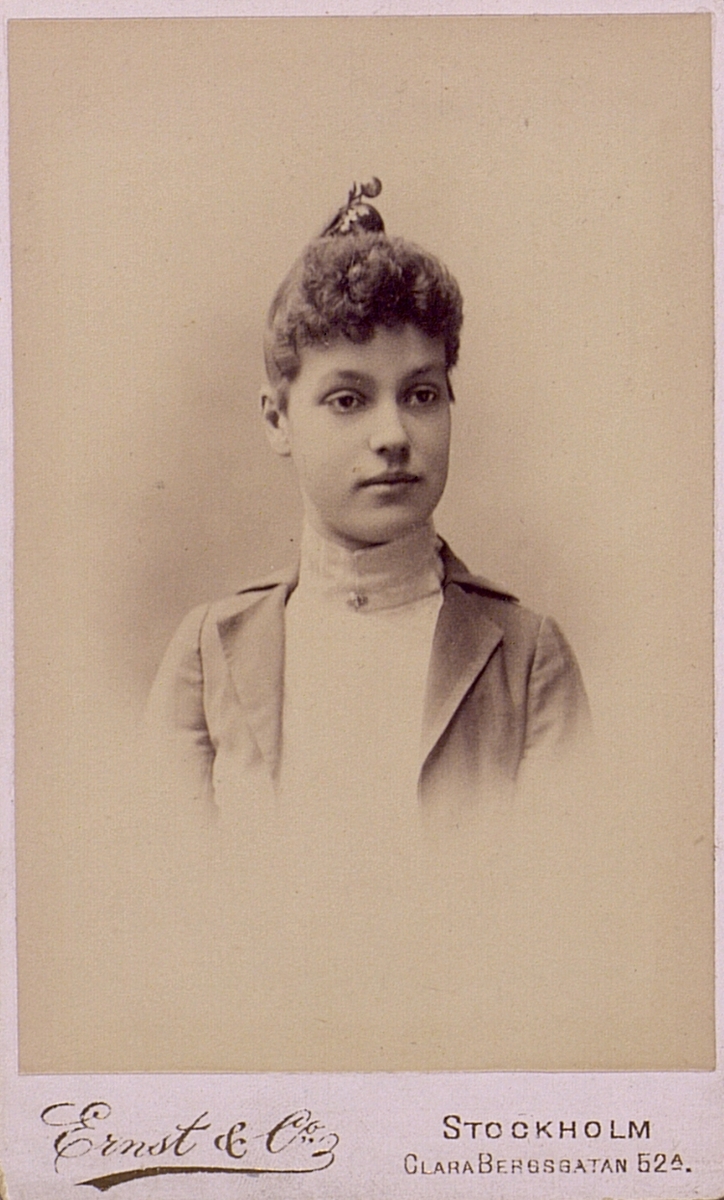 Magnhild Fischer (född Lavén) kassörska, år 1890.