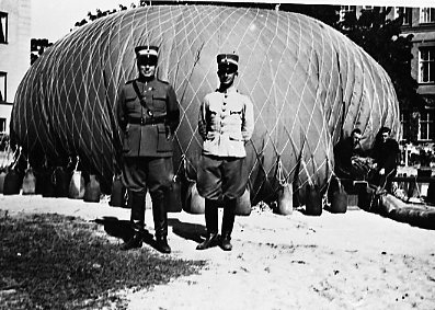 Kulballong m/1930. Ballongen fylles vid gasverket "Globen", A 6.