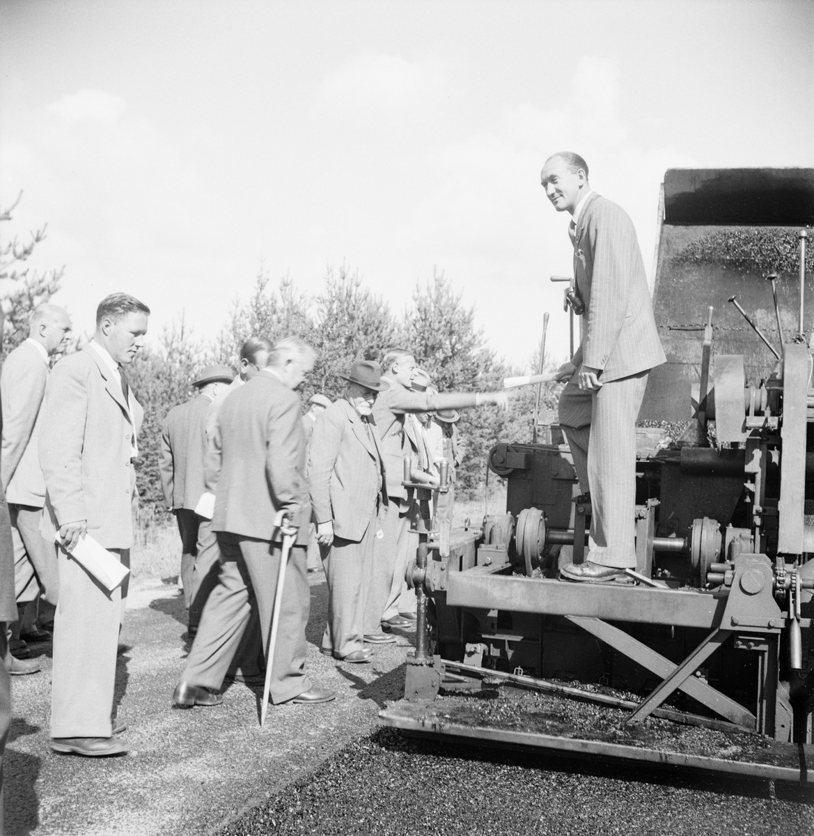 Vägförvaltningen, nya vägmaskiner, Uppland 1948