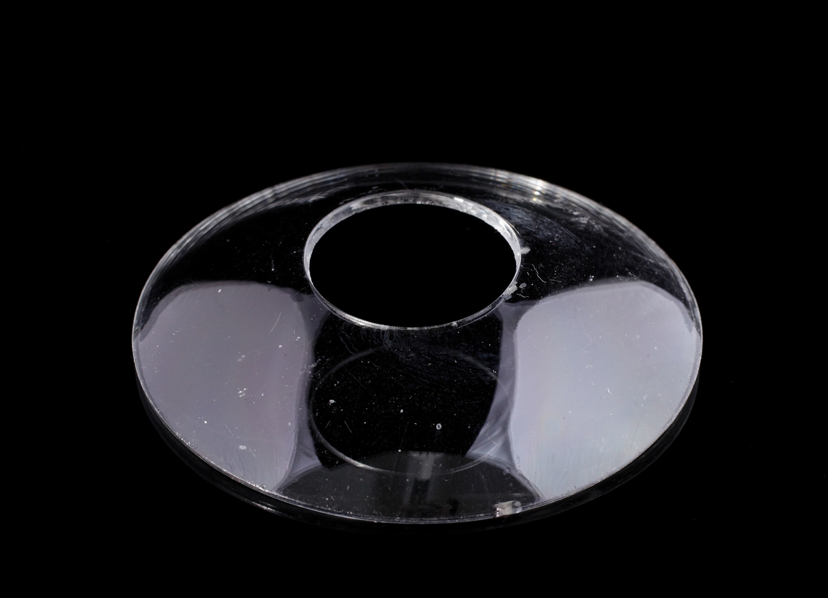 Ljusmanschett. Enkel, rund modell av klarglas.