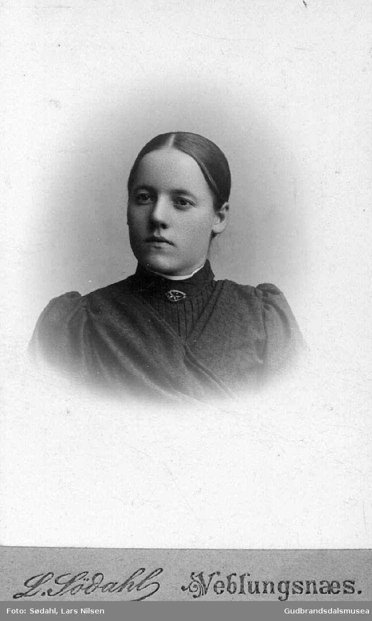 Ragnhild Hjellkroken, 1851-1938