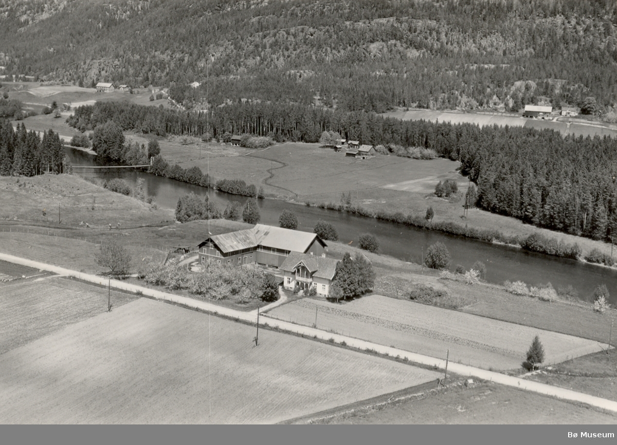 Flyfoto av Lovald ved Bøelva
