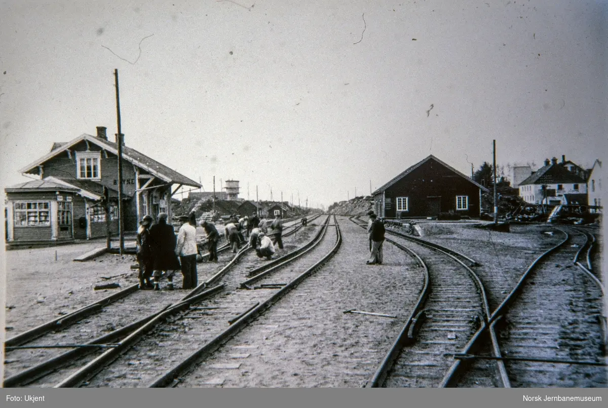 Fra Bryne stasjon under arbeidet med ombygging av strekningen Stavanger-Flekkefjord fra smalspor til normalspor.