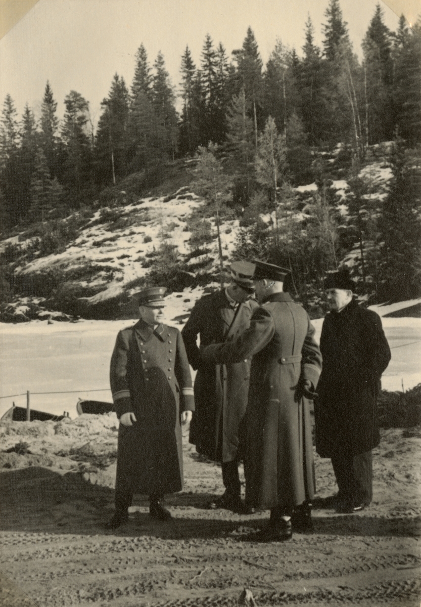 Text i fotoalbum: "Studieresa med general Alm till Finland 1.-12. mars 1939."