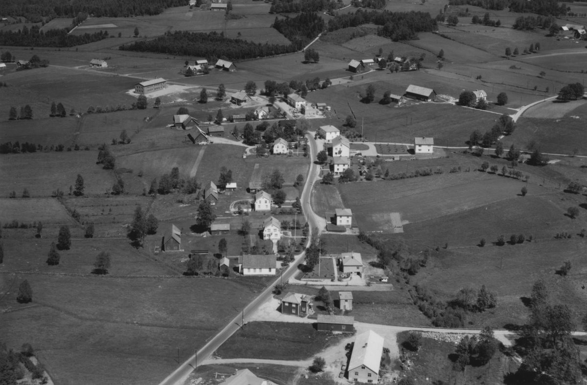 Flygfoto över Lanna i Värnamo kommun, Jönköpings län. Nr: 305/1957