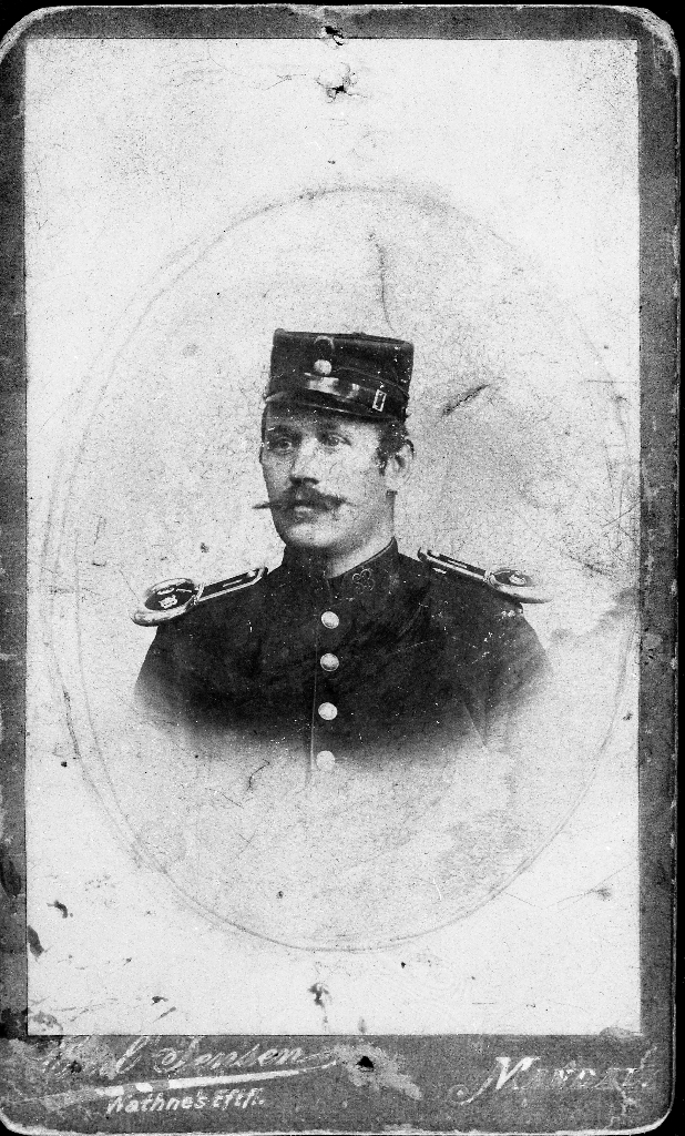 Korporal Ola Andersen Undheim (1867 - ). Han døydde i Amerika.