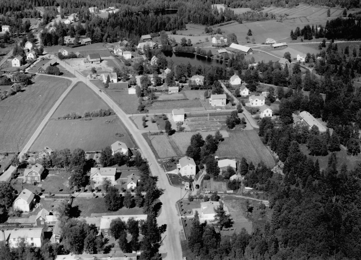 Flygfoto över Fredriksdal i Nässjö kommun, Jönköpings län. Nr: 416/1957