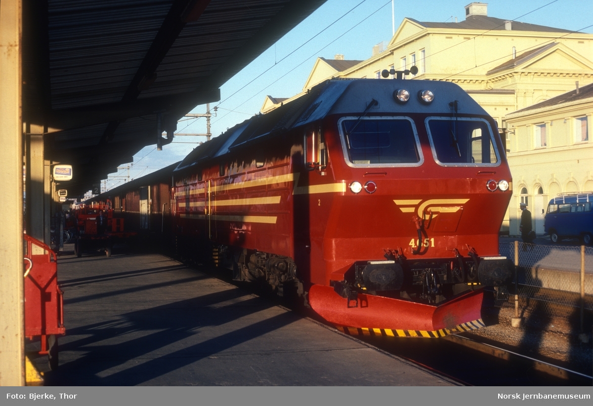 Diesellokomotiv Di 4 651 på Trondheim stasjon