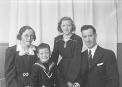 Ingvald Tamnes med familie