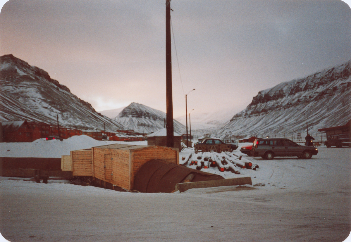 Longyearbyen postkontor. Landskap.