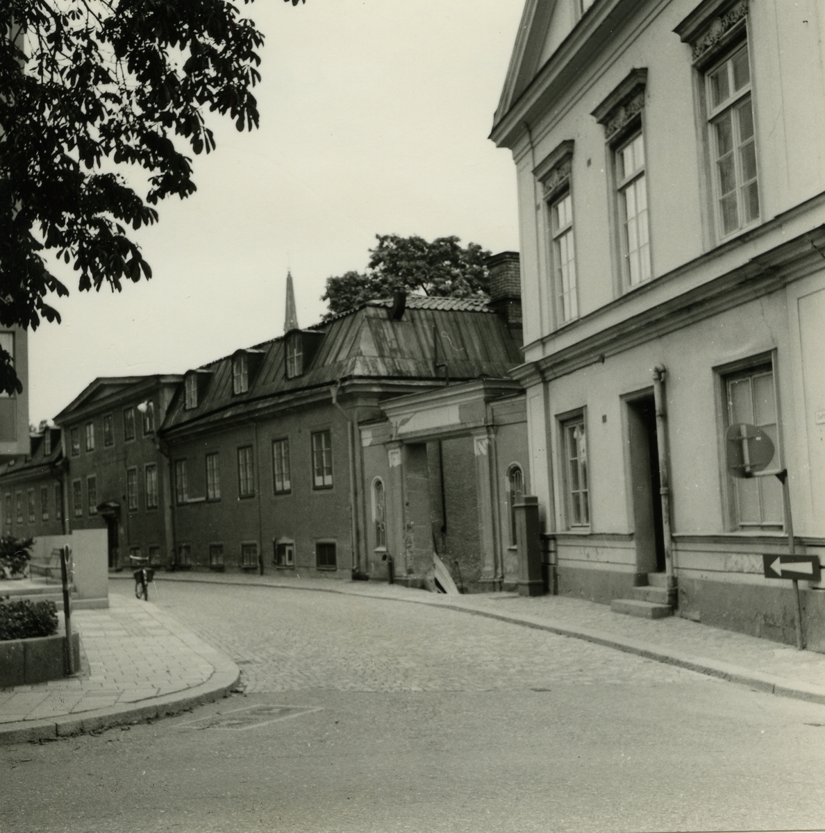 Västerås. Slottsgatan mot norr från korsningen Stora gatan. 1964.