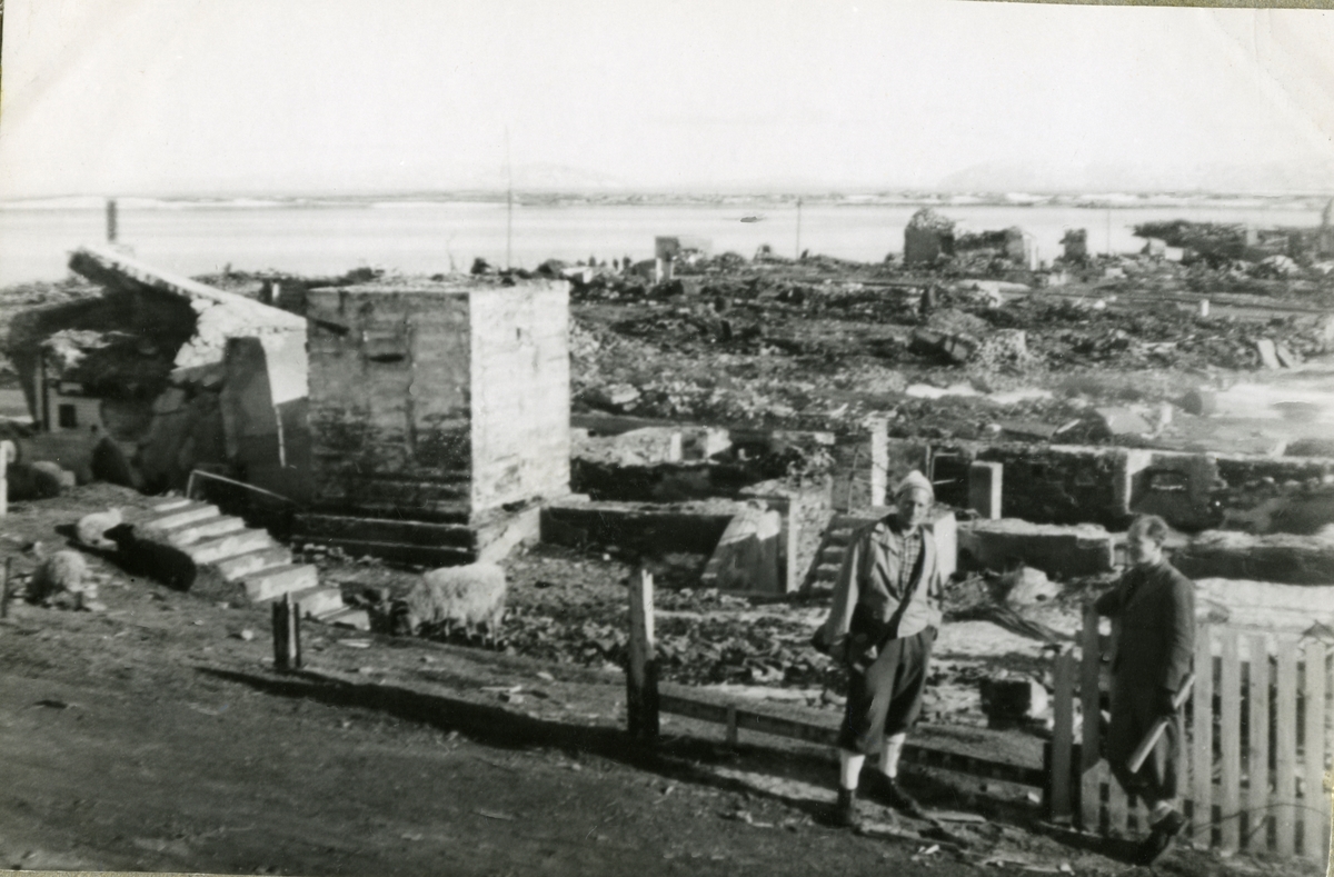 Vadsø sentrum i ruiner etter storbombingen under Andre verdenskrig, 1946.