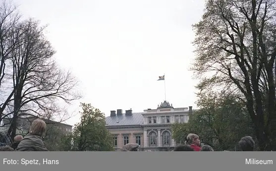 Jönköping 700 år. Kungliga flaggan på Länsresidenset.