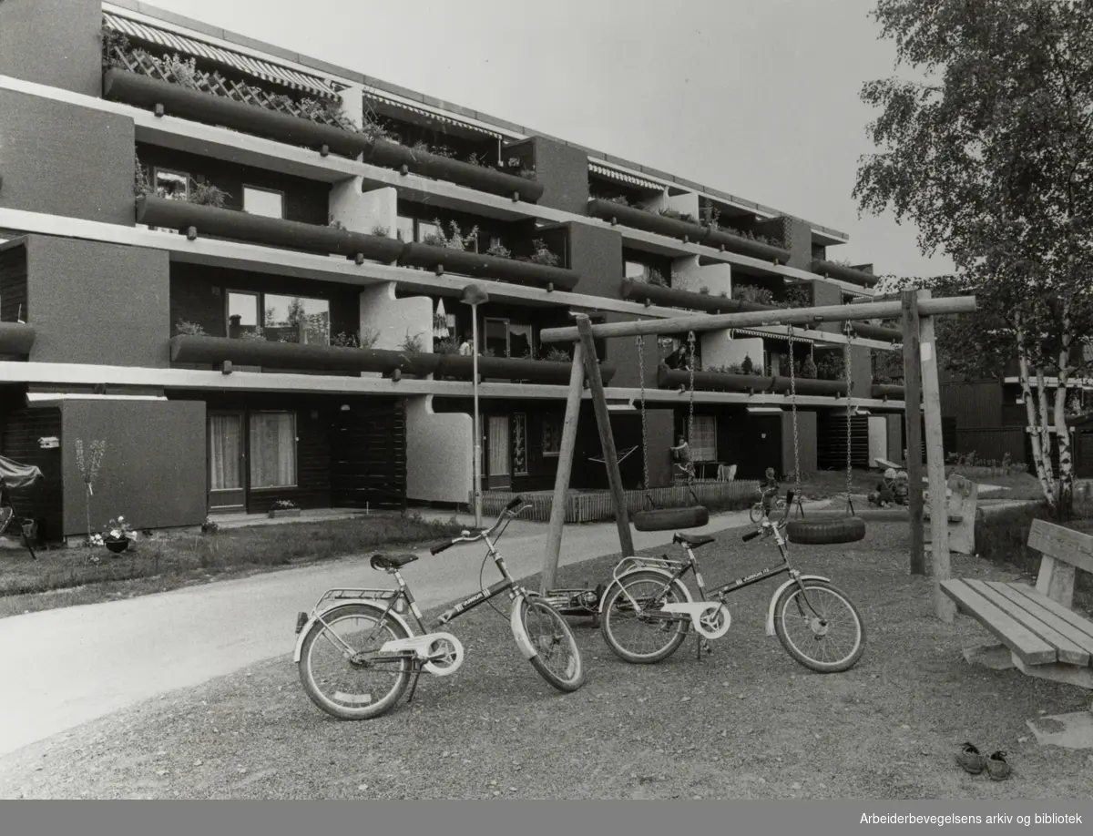 Nordstrand. Holmlia. Terrassehus. Juni 1983