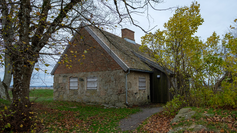 I 1734 ble den nåværende kommandantbolig oppført i mur.