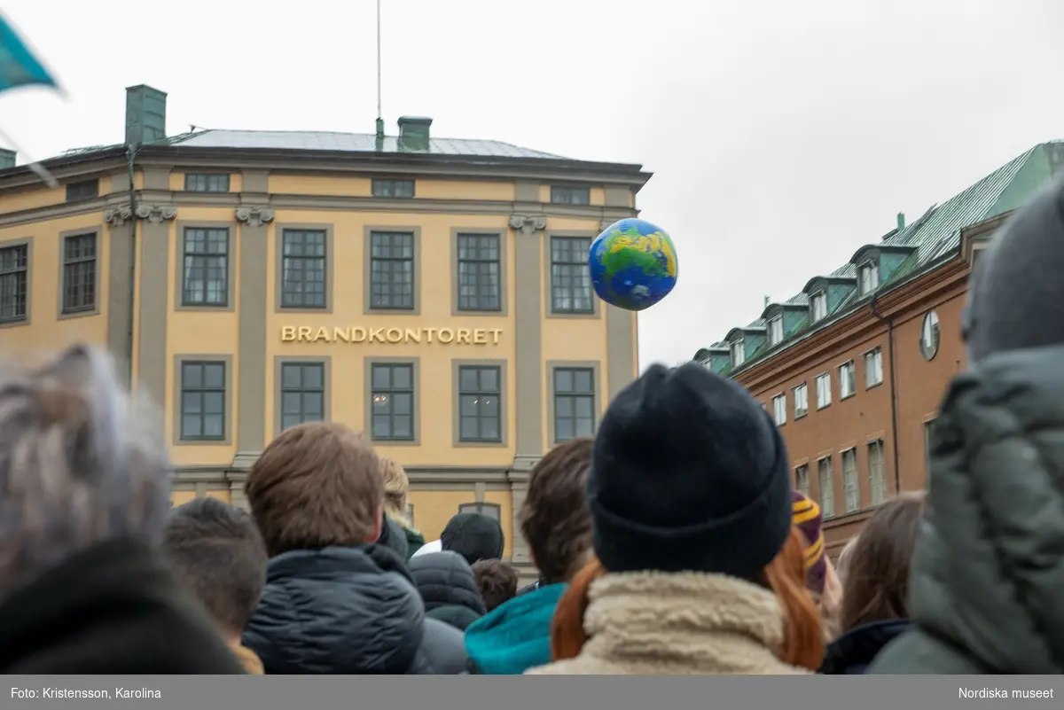 Arktis, klimatstrejk, skolstrejk, Fridays for future, skolungdomar tågar från Sergels torg till Mynttorget, Greta Thunberg är på plats