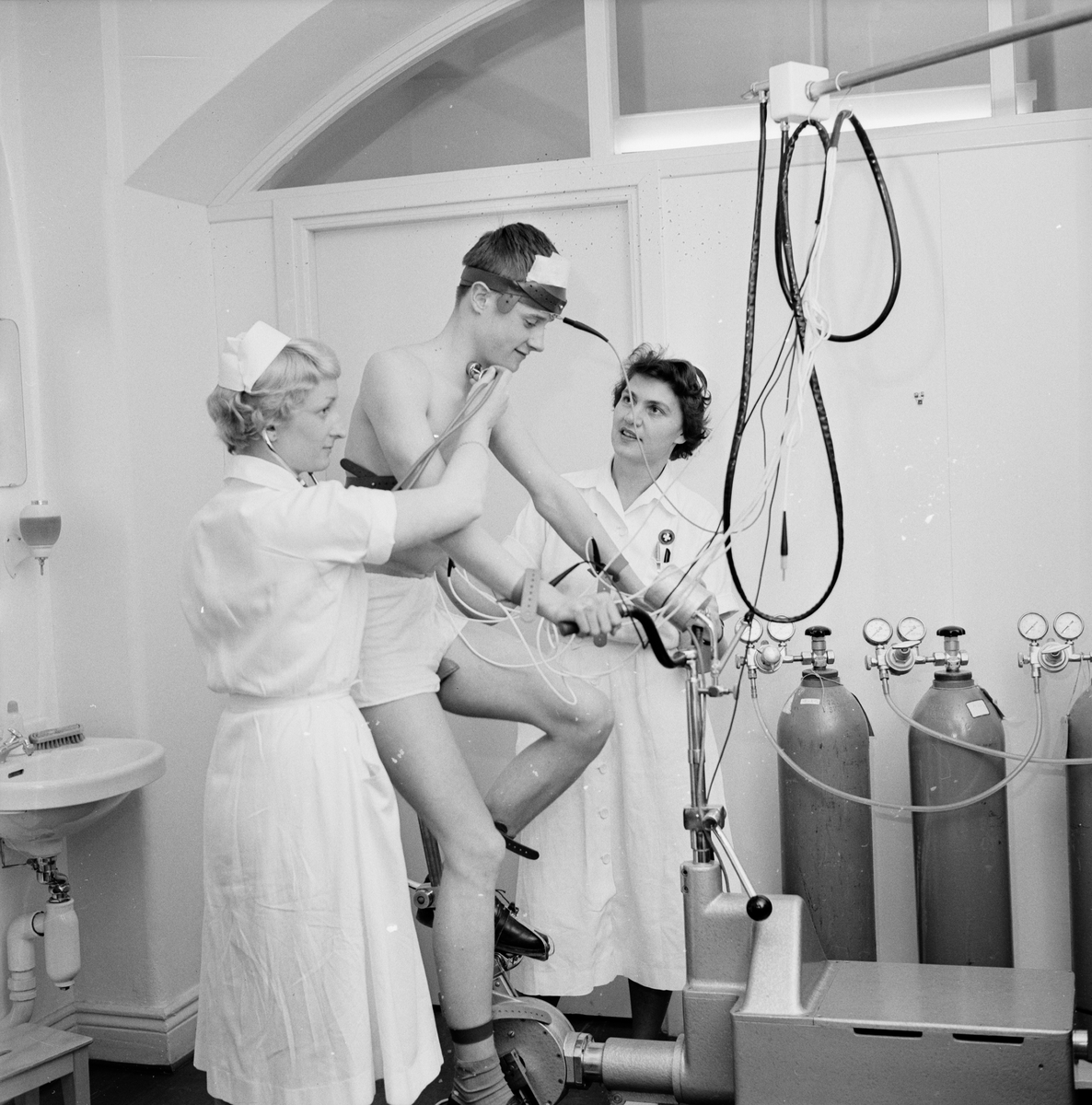 Akademiska sjukhuset, uppsalasimmarna visar goda konditionsvärden, Uppsala 1961
