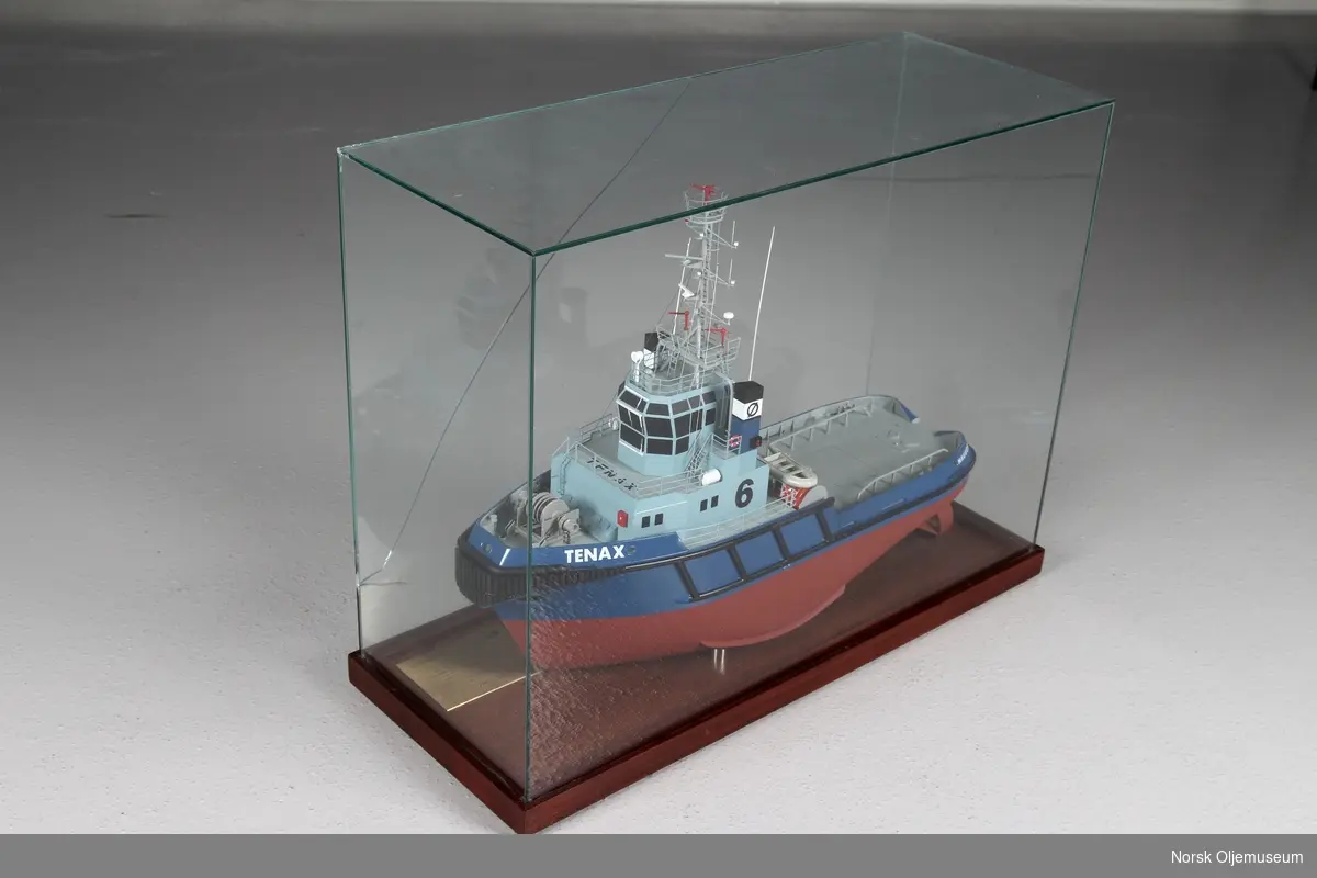 Modell av slepebåten Tenax.