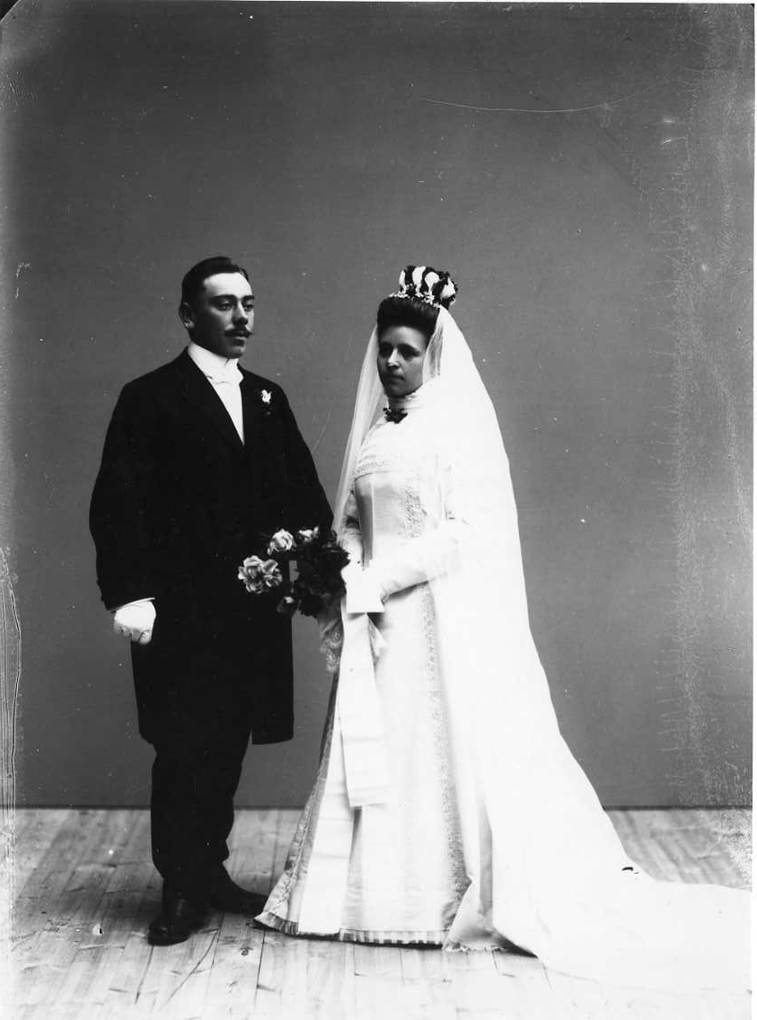 Bröllopsbild med Gustav Andersson och Edit Samuelsson.