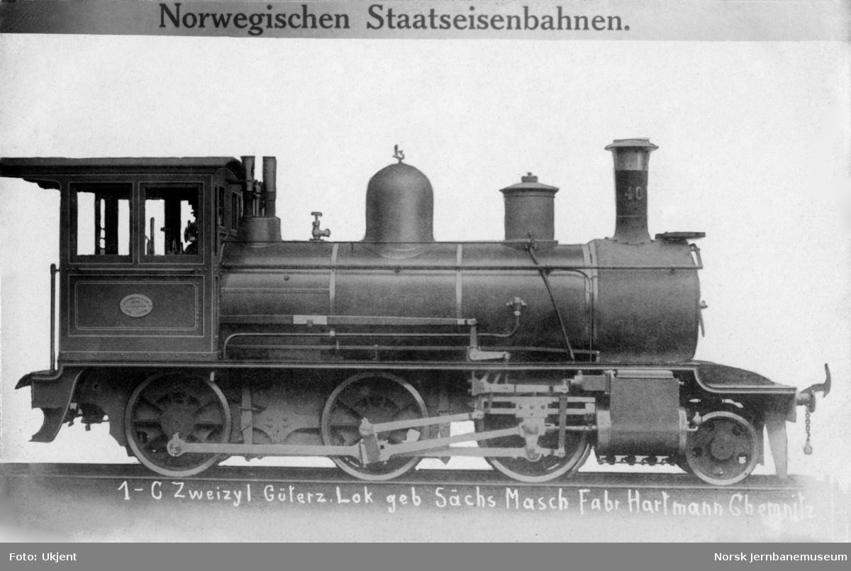 Leveransefoto av damplokomotiv type XV nr. 40 hos Sächsische Maschinenfabrik, Chemnitz. Lokomotivet fikk senere nr. 20