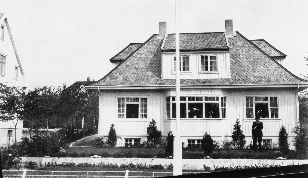 Eigedomen "Mindehagen" bygd i 1931. Eigar på den tid var stasjonsmester i NSB, Elias Mossige.
