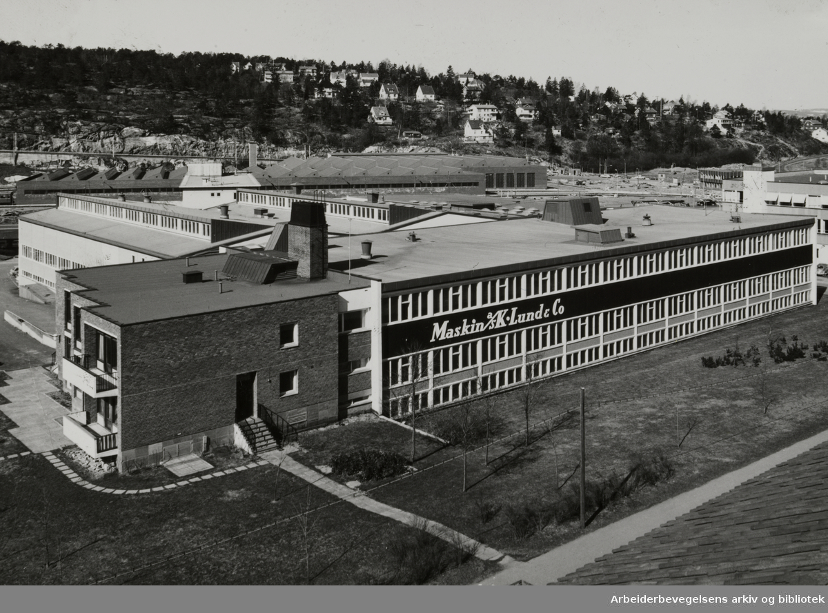 Ryen. Industribygget under påbygging. Mai 1973