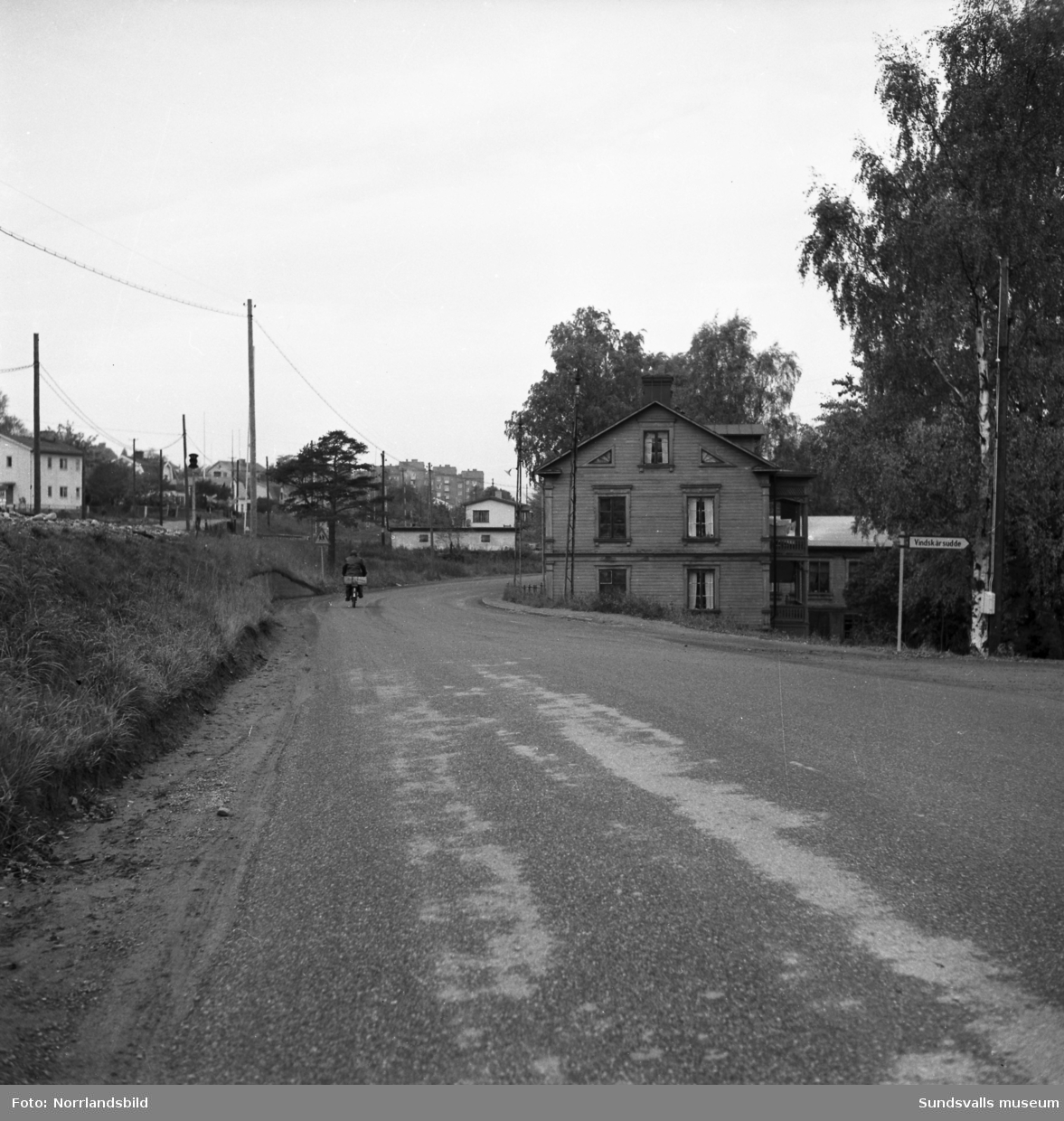 Landsvägsallén, Skönsmon, vid nedfarten mot Vindskärsudde.