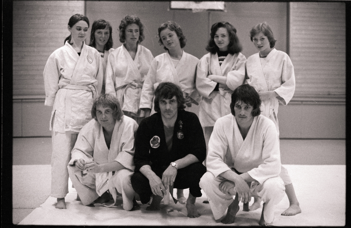 Gruppebilde av Harstad Judoklubb.