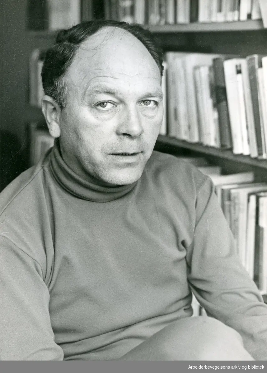 Willy Dahl (Willy Melkior Dahl) født 26. mars 1927. Forfatter. Professor i litteratur.