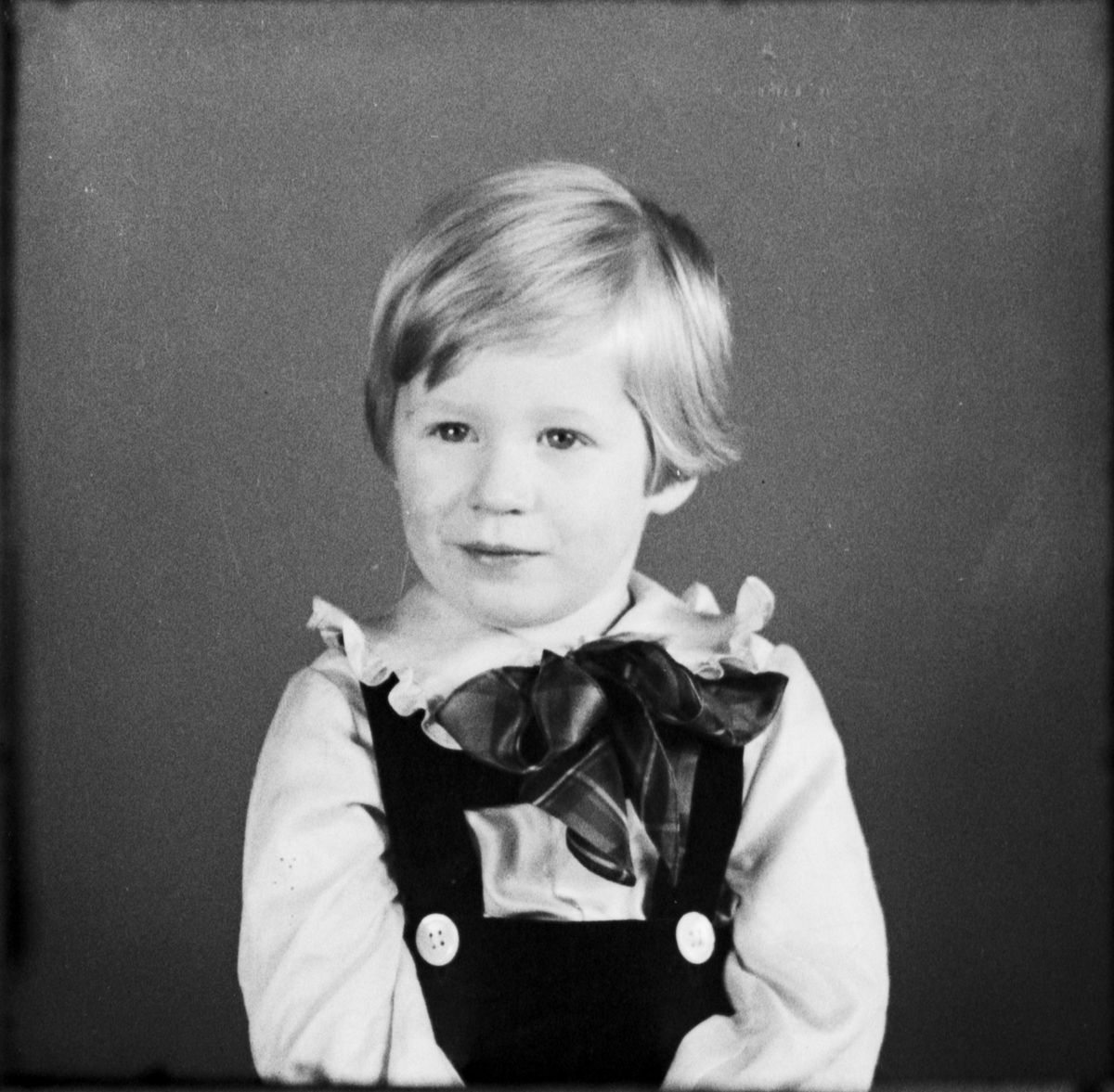 Ateljéporträtt - Evert Frisells barn, Östhammar, Uppland 1936