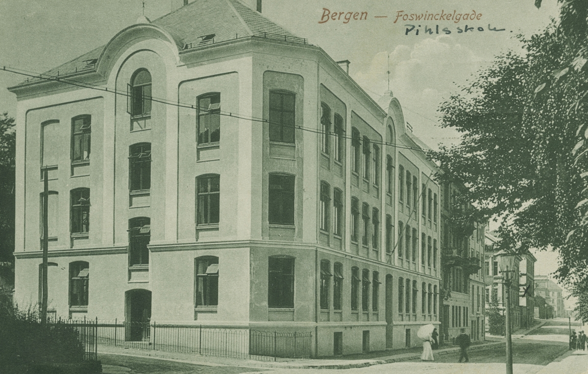 Bergen. Fosswinkels gate. Utgiver: O. Svanøe, 1906.