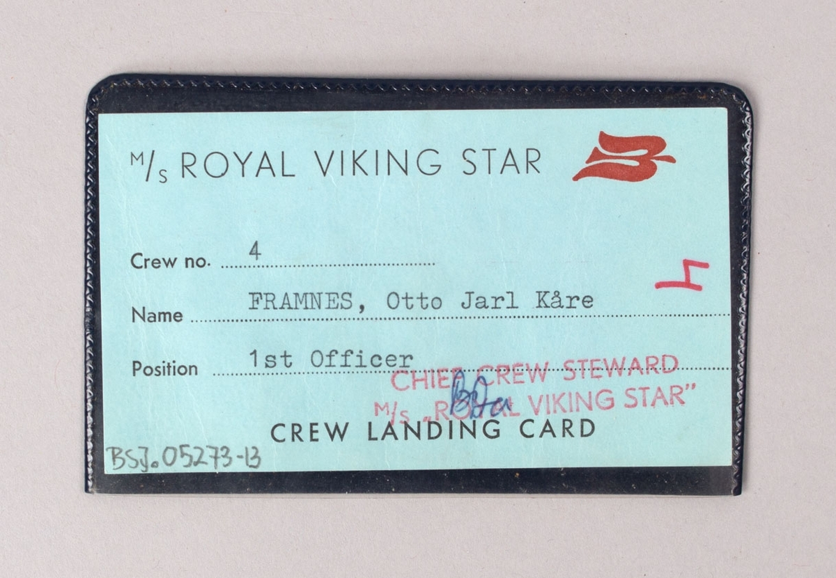 Adgangskort for mannskap på Royal Viking Star ved ilandstigning. Papirkort satt inn i plastlomme.
