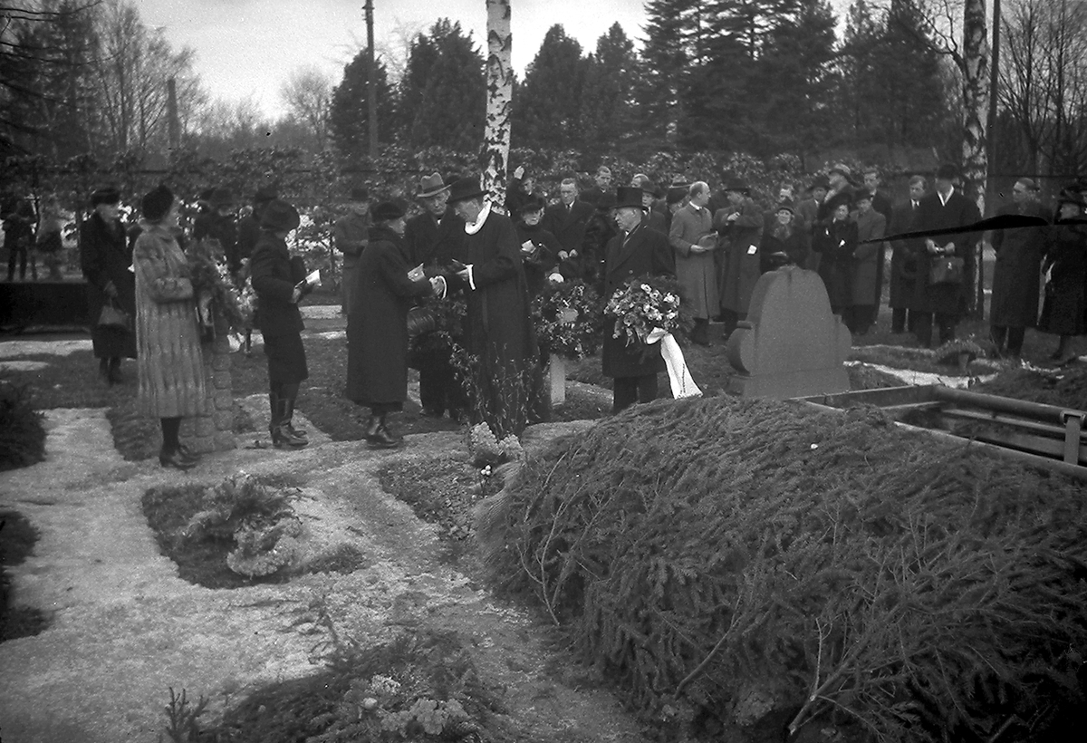 Prot: protokoll finnes ikke
Register: Tauland begravelse (Leica) 5/4-44