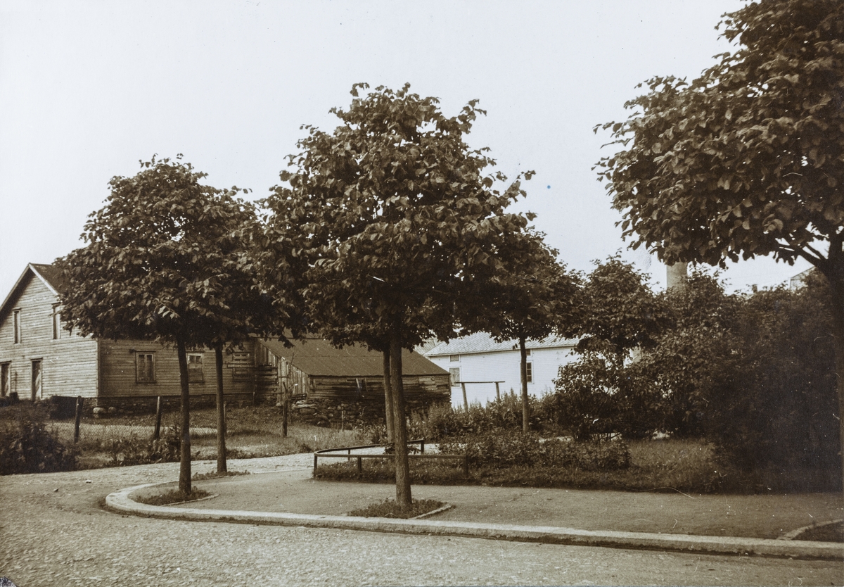 Ludolf Eides plass sett mot nordøst, ca. 1938.