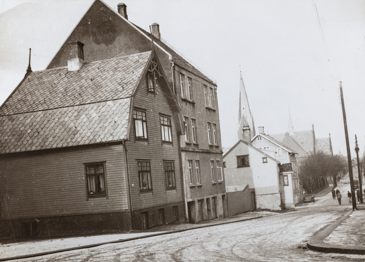 Kirkegata sett mot nordvest, ca. 1938.