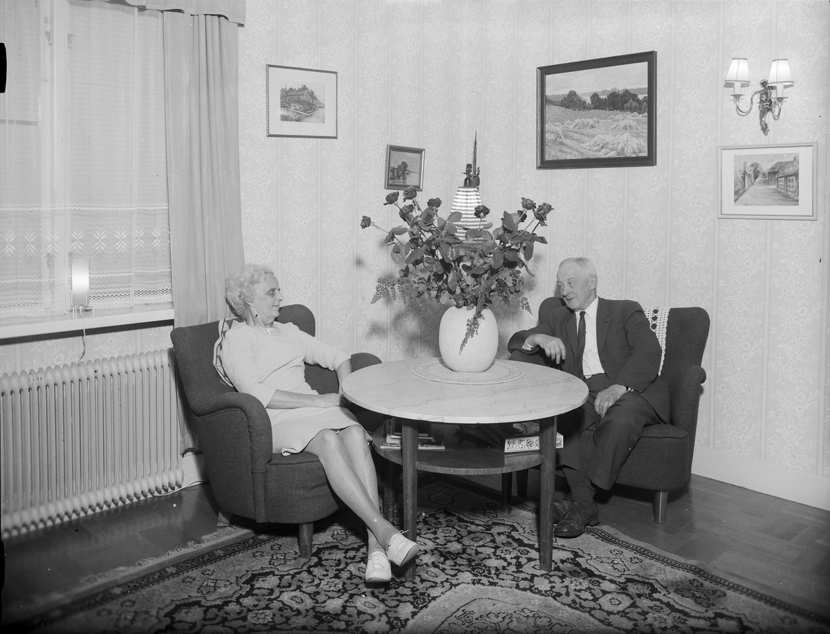 Paret Berggren i bostaden, Östhammar, Uppland 1968