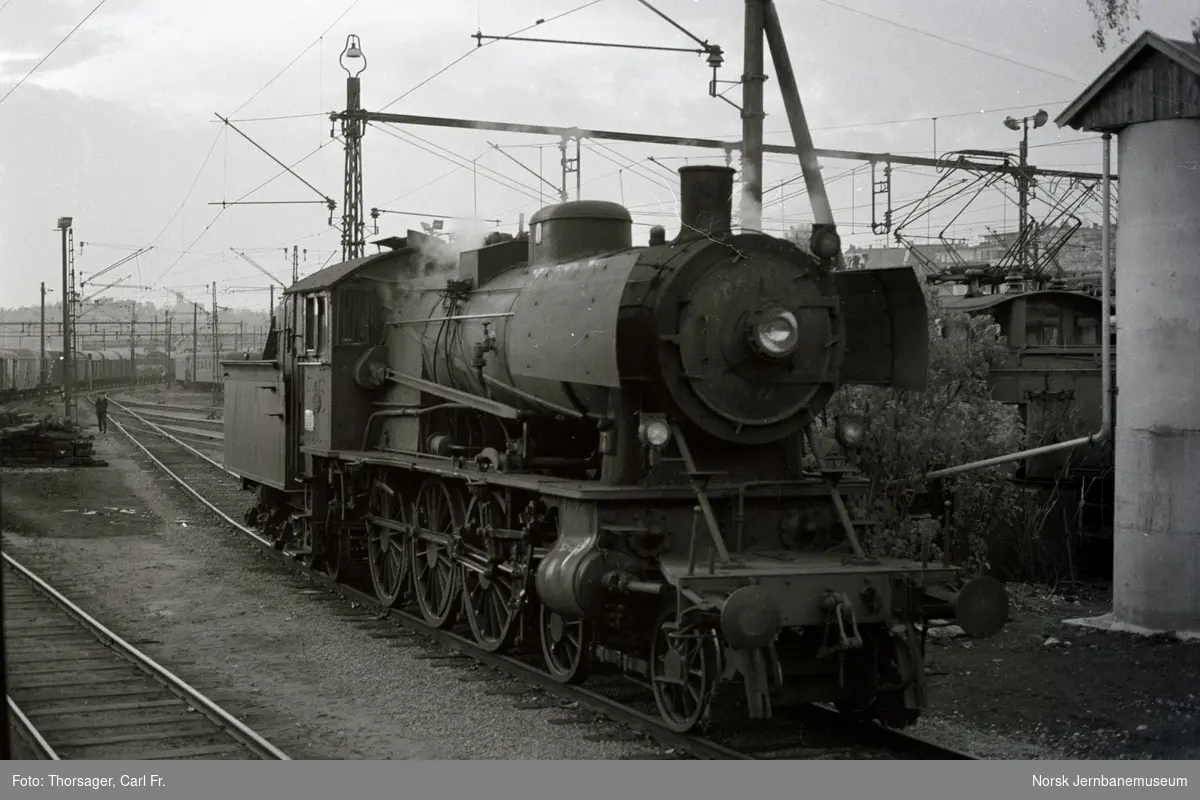 Utrangert damplokomotiv type 30a nr. 274 ved lokomotivstallen på Filipstad ved Oslo Vestbanestasjon