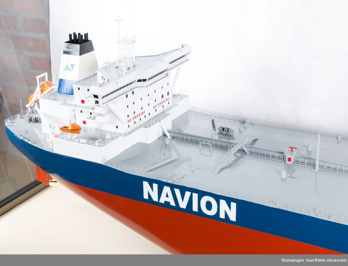 Skipsmodell av Navion Shuttle